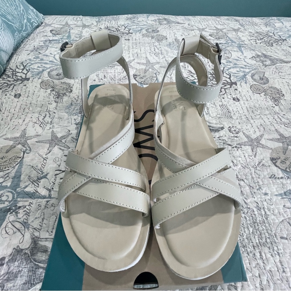 Tom’s Women’s Rory Ankle Strap Flat Tread Sandals